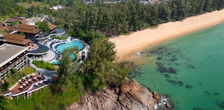 the-resort-shuttle-bus-aerial-02-2