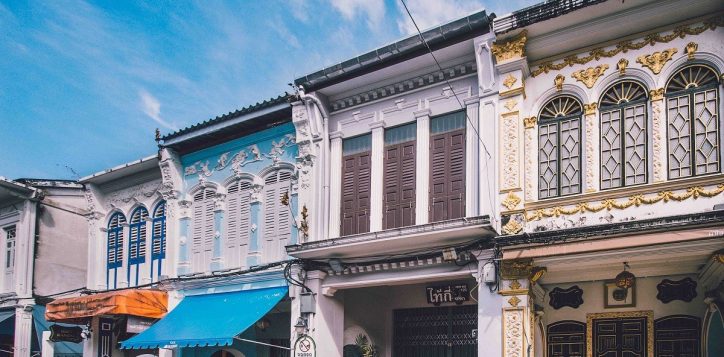 guide-on-phuket-town1-2