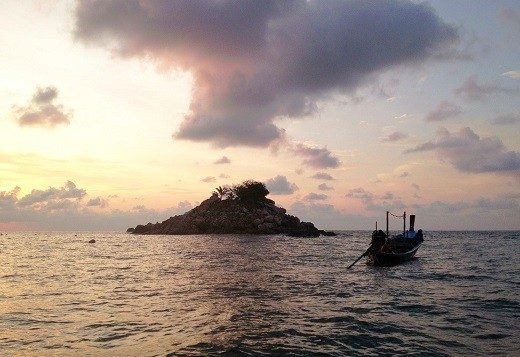 sunset-long-tail-boat-2