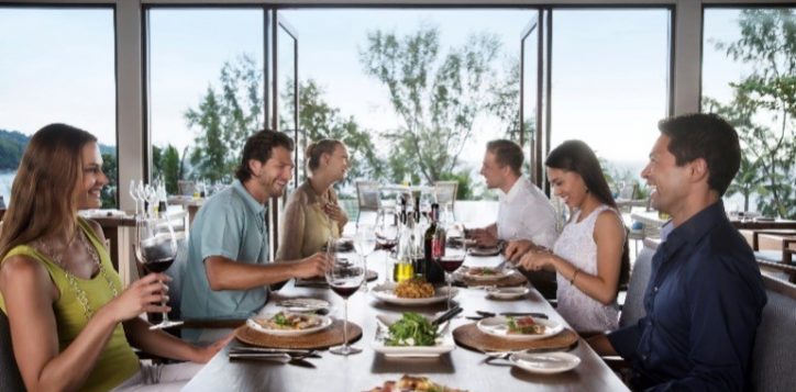 group-dinning-at-vero-2