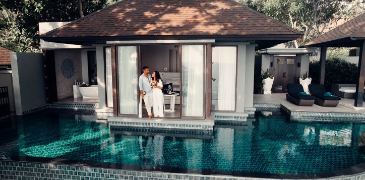 thailand-phuket-pullman-phuket-arcadia-balcony-room-pool-couple-2023-02-1-2