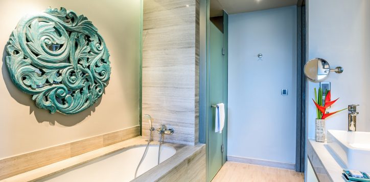 deluxe-room_bathroom-2