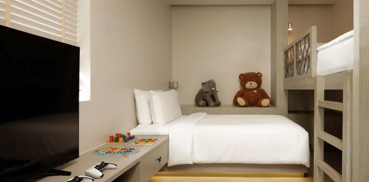 family-room-6-2-2